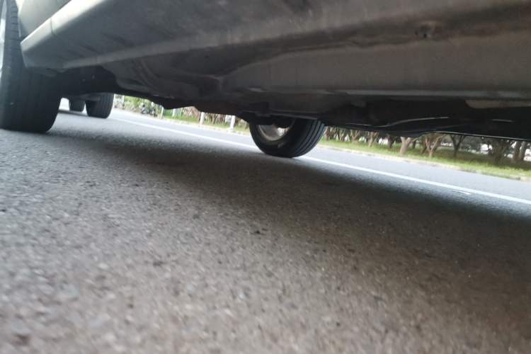 Used Jeep Compass 2012 2.4L four-wheel-drive sport version Chassis Front Right