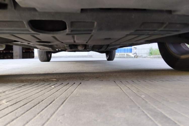Used Jeep Compass 2012 2.0L two-wheel drive sport version Chassis Front