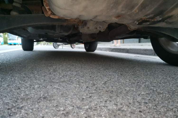 Used Jeep Compass 2012 2.4L four-wheel-drive sport version Chassis Rear