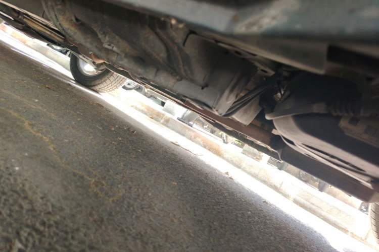 Used Jeep Compass 2012 2.4L four-wheel-drive sport version Chassis Rear Left