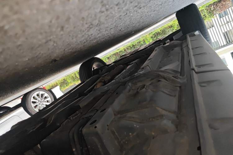Used Jeep Compass 2012 2.0L two-wheel drive luxury version Chassis Rear Left