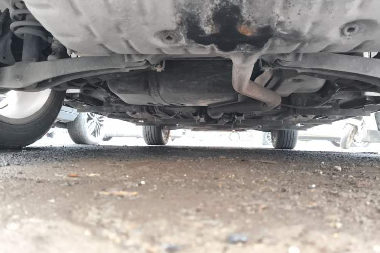 Used Jeep Compass 2012 2.0L two-wheel drive luxury version Chassis Rear