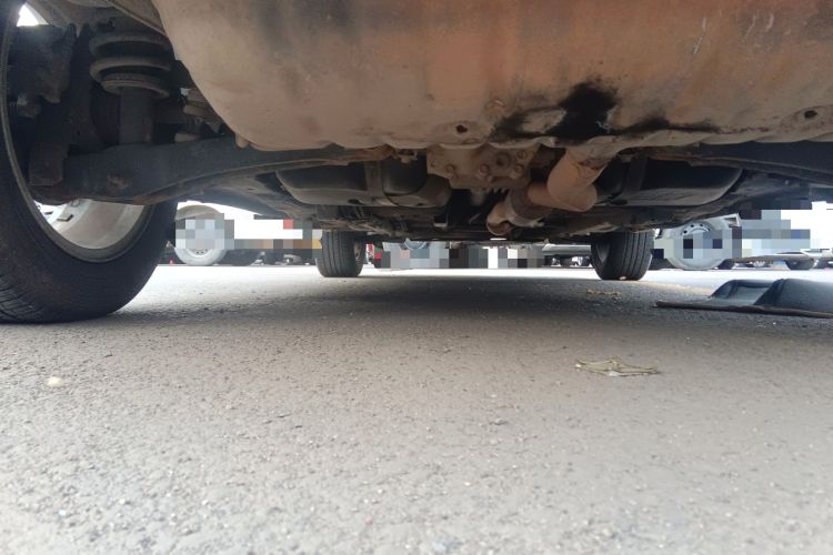 Used Jeep Compass 2012 2.4L four-wheel-drive sport version Chassis Rear