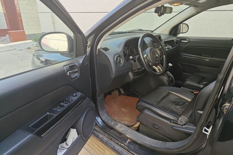 Used Jeep Compass 2012 2.0L two-wheel drive luxury version Driver Seat
