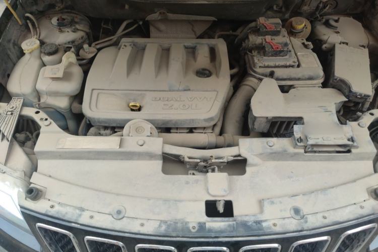 Used Jeep Compass 2012 2.0L two-wheel drive sport version Engine Bay