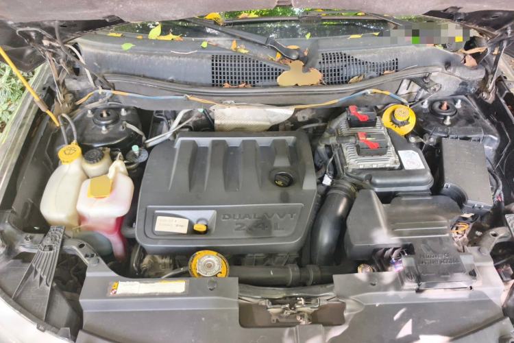 Used Jeep Compass 2012 2.4L Four-Wheel Drive Urban Edition Engine Bay