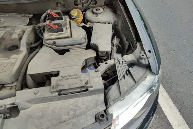 Used Jeep Compass 2012 2.4L four-wheel-drive sport version Engine Bay Left