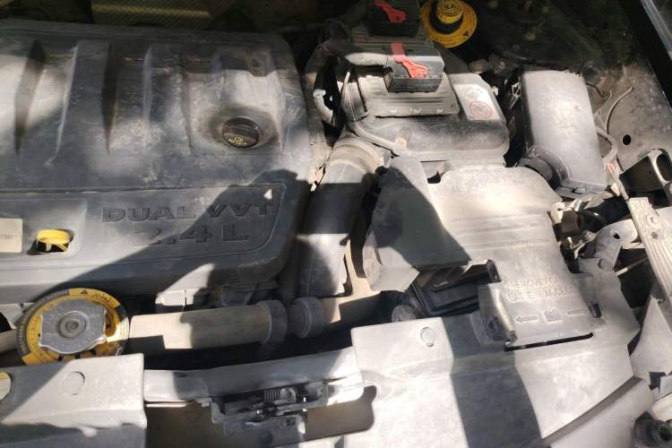Used Jeep Compass 2012 2.4L four-wheel-drive sport version Engine Bay Left
