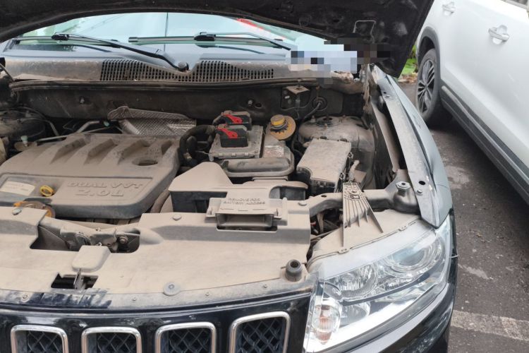 Used Jeep Compass 2012 2.0L two-wheel drive luxury version Engine Bay Left