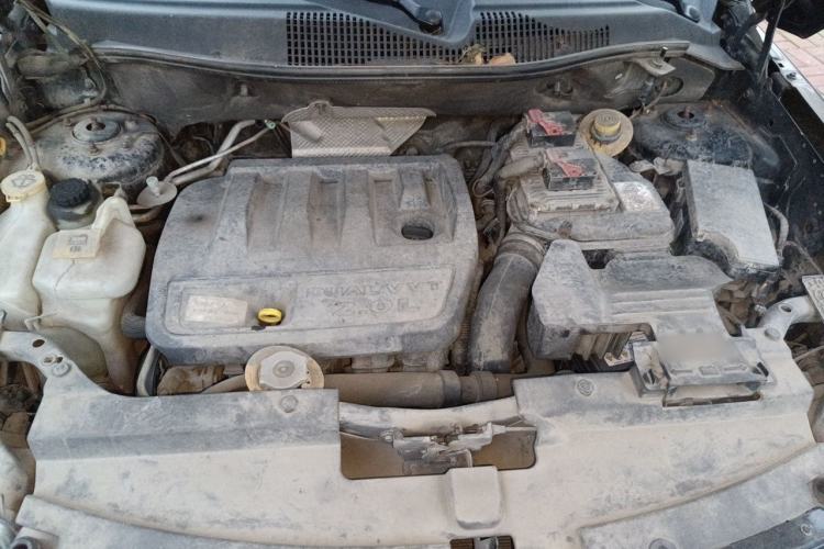Used Jeep Compass 2012 2.0L two-wheel drive sport version Engine Bay