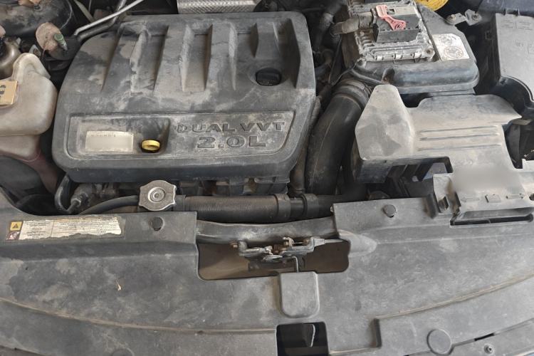 Used Jeep Compass 2012 2.0L two-wheel drive sport version Engine Bay