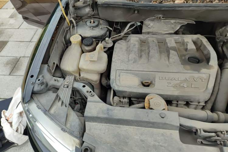 Used Jeep Compass 2012 2.4L four-wheel-drive sport version Engine Bay Right
