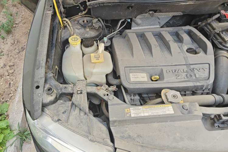 Used Jeep Compass 2012 2.0L two-wheel drive luxury version Engine Bay Right