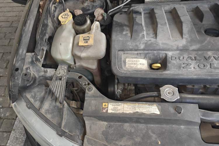 Used Jeep Compass 2012 2.0L two-wheel drive sport version Engine Bay Right