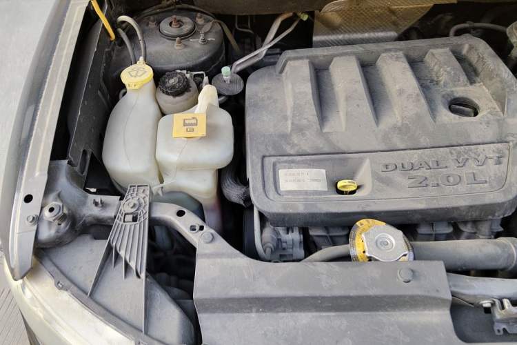 Used Jeep Compass 2012 2.0L two-wheel drive sport version Engine Bay Right