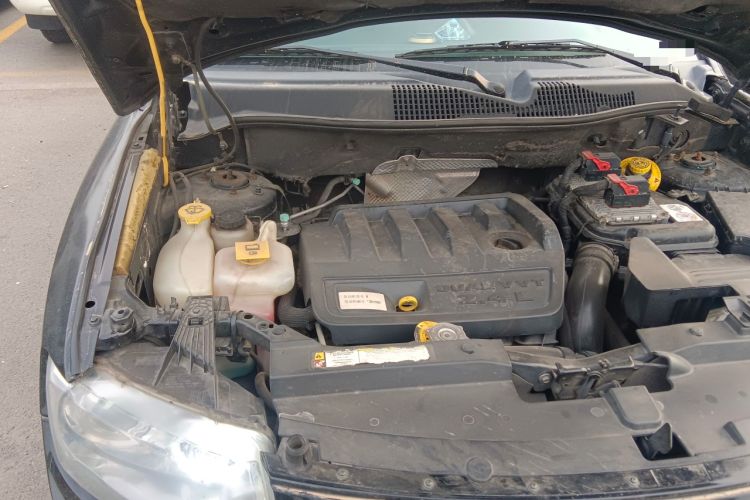 Used Jeep Compass 2012 2.4L four-wheel-drive sport version Engine Bay Right
