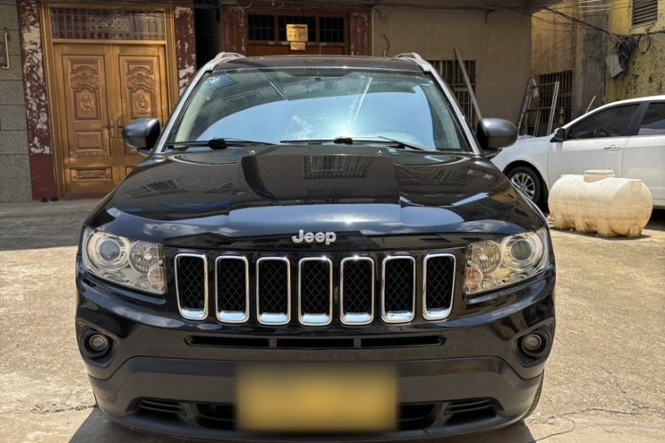 Used Jeep Compass 2012 2.4L four-wheel drive luxury navigation version Exterior 4