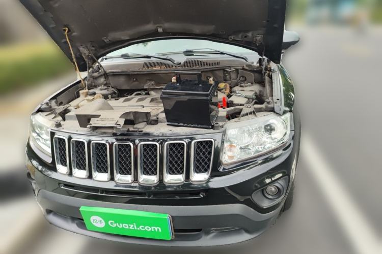 Used Jeep Compass 2012 2.4L four-wheel-drive sport version Front
