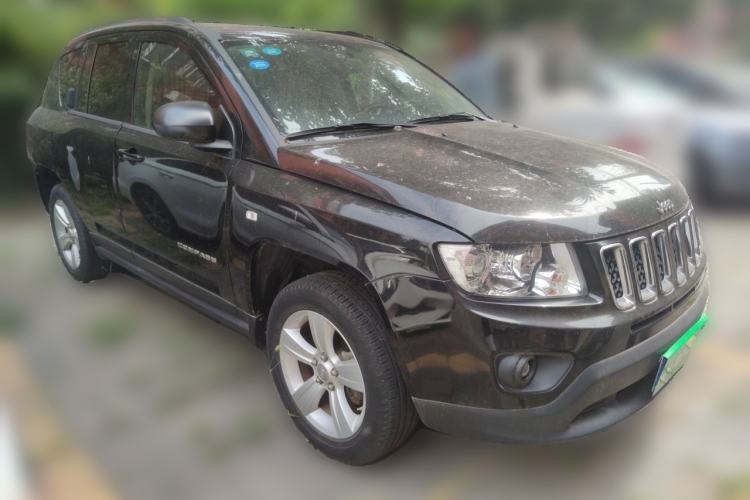 Used Jeep Compass 2012 2.0L two-wheel drive sport version Front Right 45 Deg