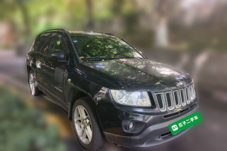 Used Jeep Compass 2012 2.4L Four-Wheel Drive Urban Edition Front Right 45 Deg