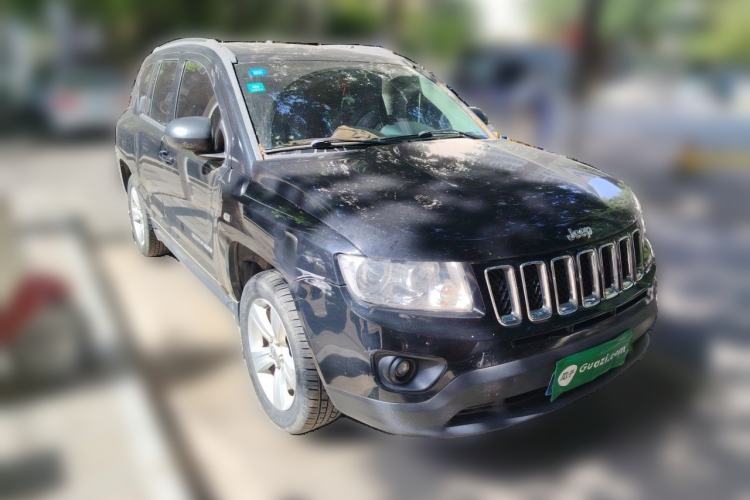 Used Jeep Compass 2012 2.4L four-wheel-drive sport version Front Right 45 Deg