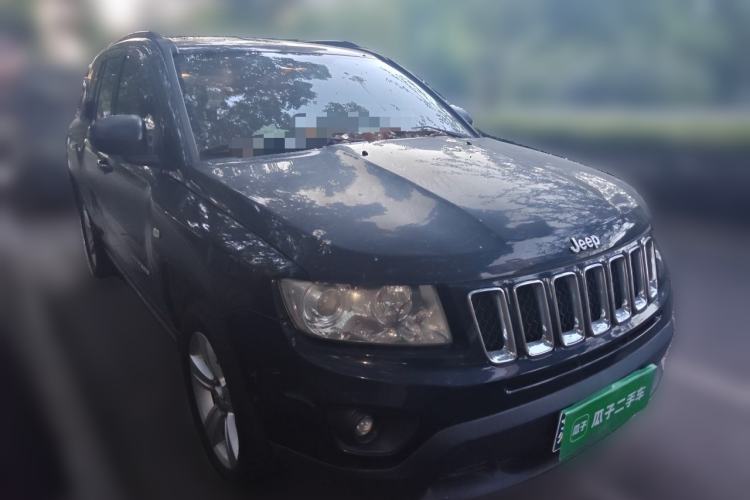 Used Jeep Compass 2012 2.0L two-wheel drive sport version Front Right 45 Deg