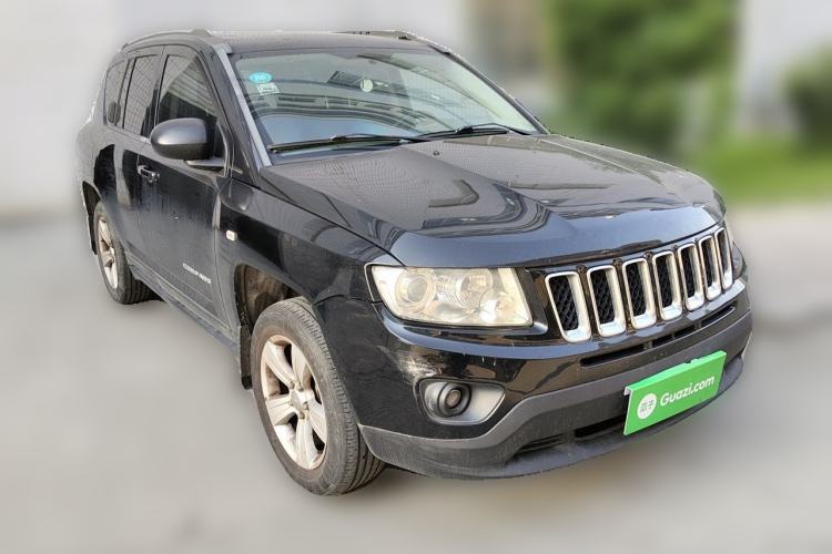 Used Jeep Compass 2012 2.0L two-wheel drive sport version Front Right 45 Deg