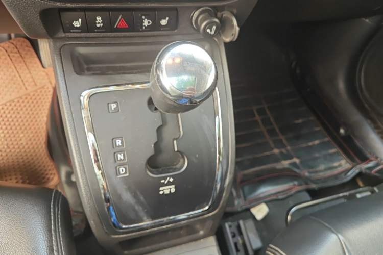 Used Jeep Compass 2012 2.0L two-wheel drive luxury version Gear Lever