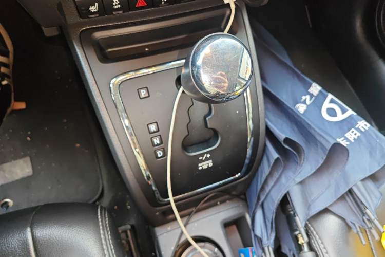 Used Jeep Compass 2012 2.0L two-wheel drive luxury version Gear Lever