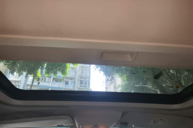 Used Jeep Compass 2012 2.4L Four-Wheel Drive Urban Edition Headliner