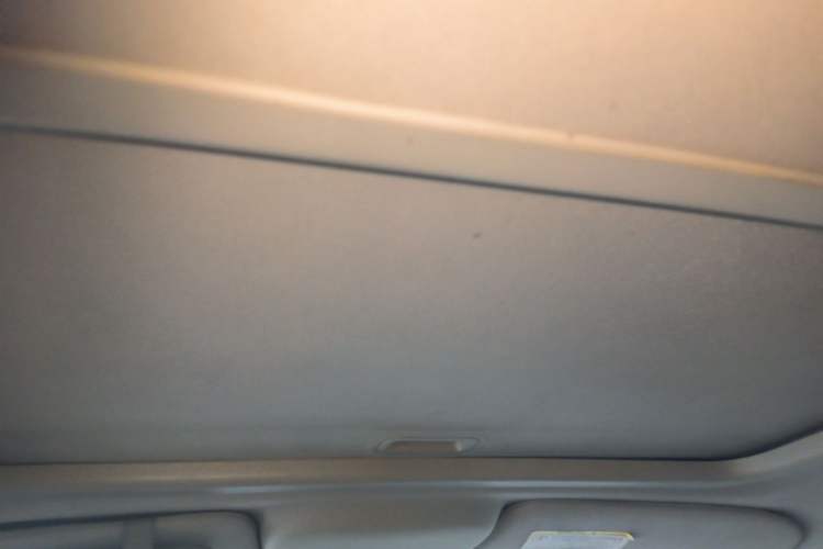 Used Jeep Compass 2012 2.4L four-wheel drive luxury navigation version Headliner