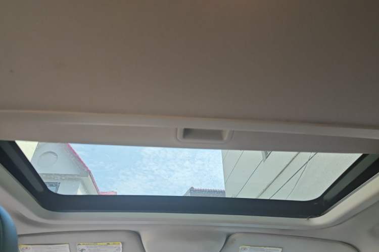Used Jeep Compass 2012 2.0L two-wheel drive luxury version Headliner