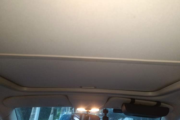 Used Jeep Compass 2012 2.0L two-wheel drive sport version Headliner