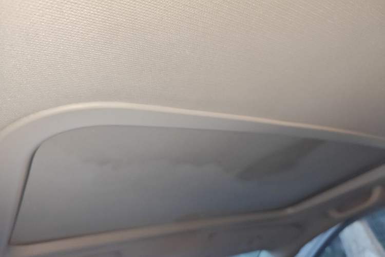 Used Jeep Compass 2012 2.0L two-wheel drive sport version Headliner