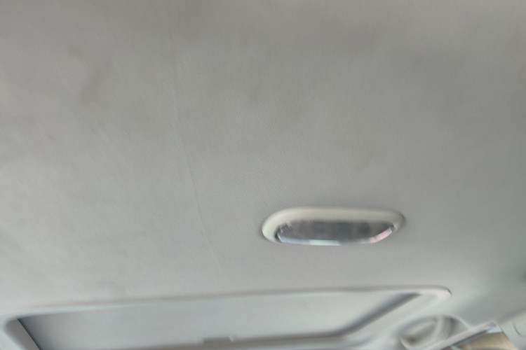 Used Jeep Compass 2012 2.4L four-wheel drive luxury navigation version Headliner