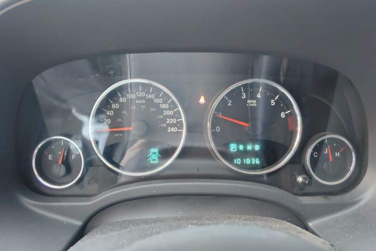 Used Jeep Compass 2012 2.4L four-wheel drive luxury navigation version Instrument Cluster