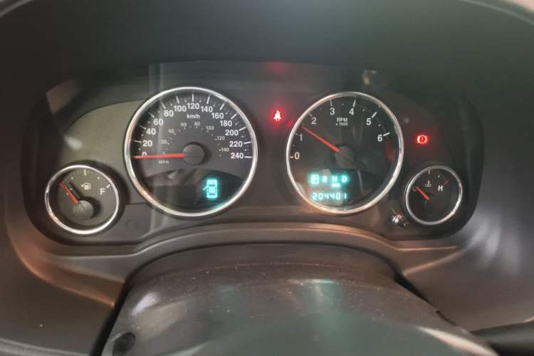 Used Jeep Compass 2012 2.4L Four-Wheel Drive Urban Edition Instrument Cluster