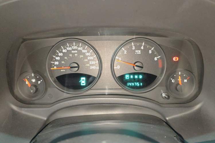 Used Jeep Compass 2012 2.0L two-wheel drive sport version Instrument Cluster