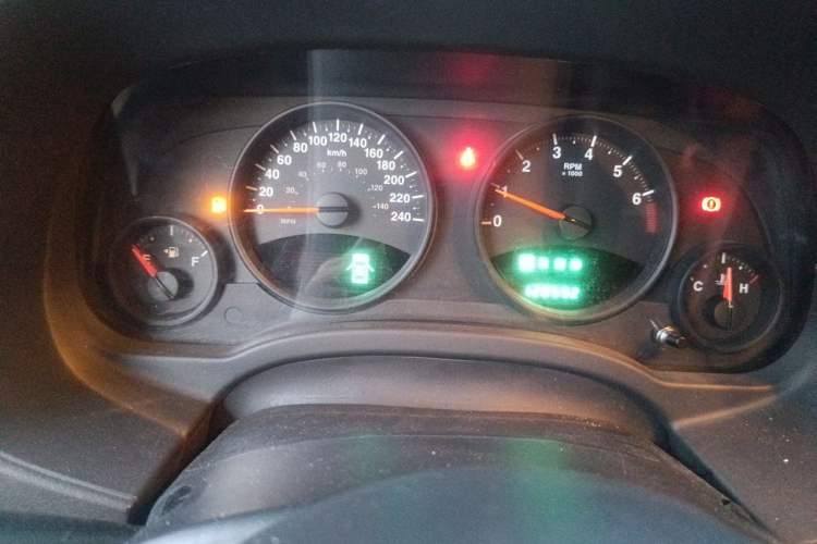 Used Jeep Compass 2012 2.0L two-wheel drive sport version Instrument Cluster