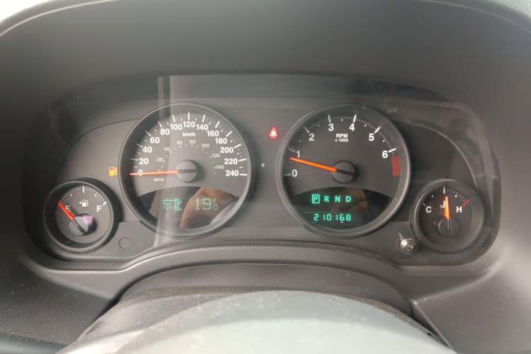 Used Jeep Compass 2012 2.4L four-wheel-drive sport version Instrument Cluster
