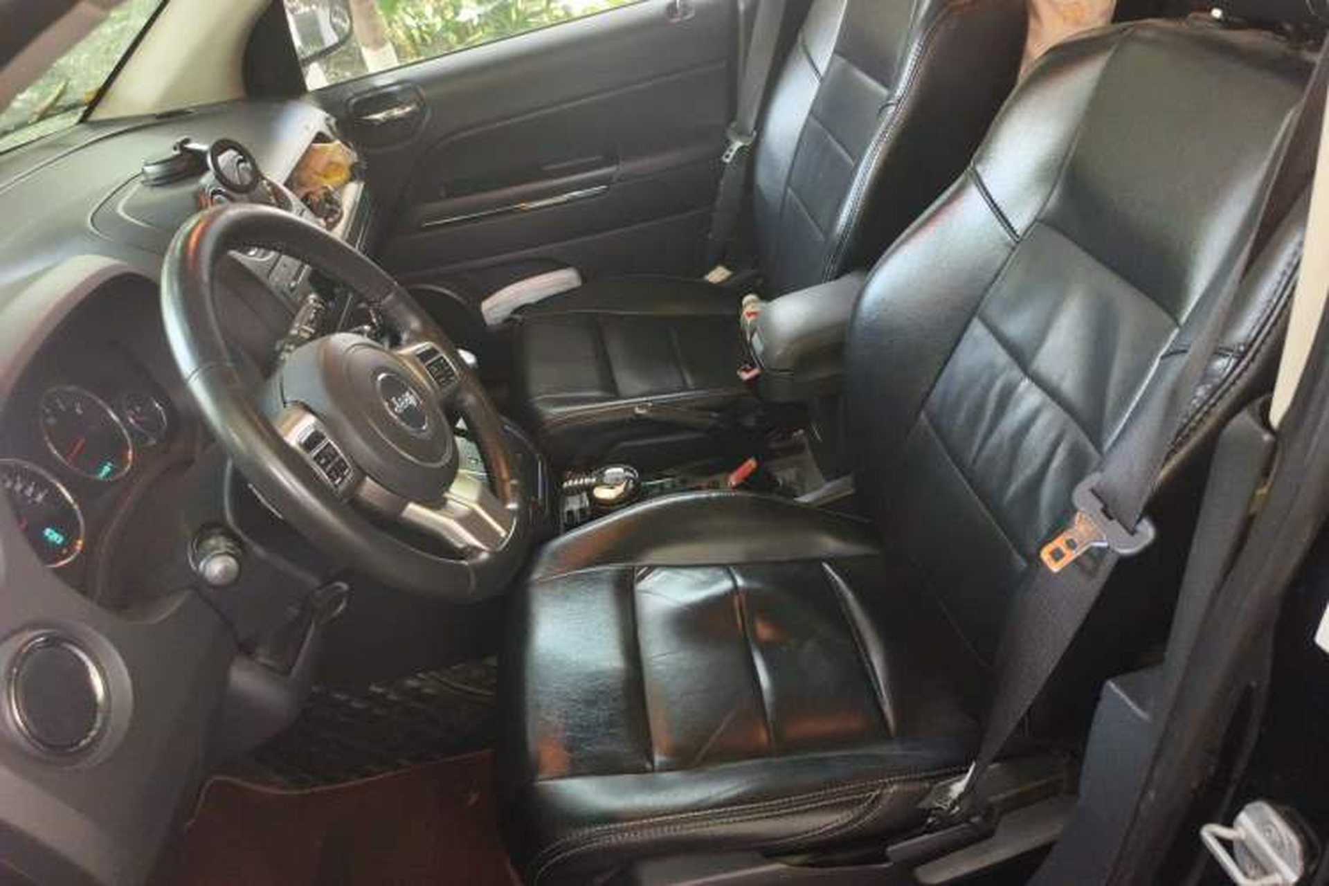 Used Jeep Compass 2012 2.4L Four-Wheel Drive Urban Edition Left Front Seat