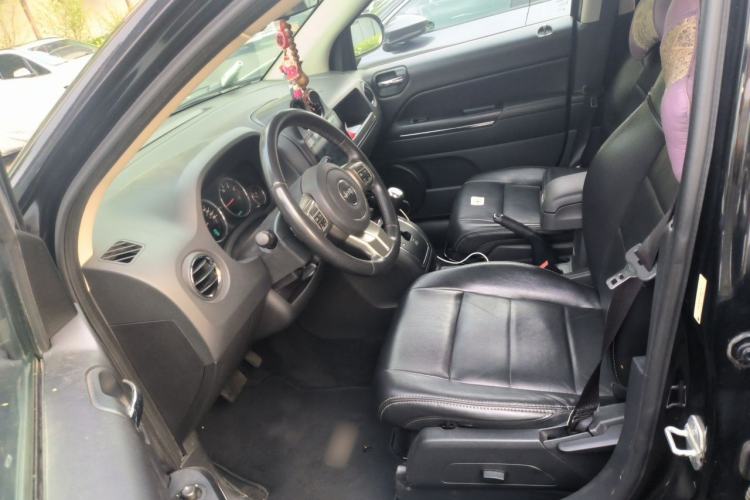 Used Jeep Compass 2012 2.4L four-wheel drive luxury navigation version Left Front Seat