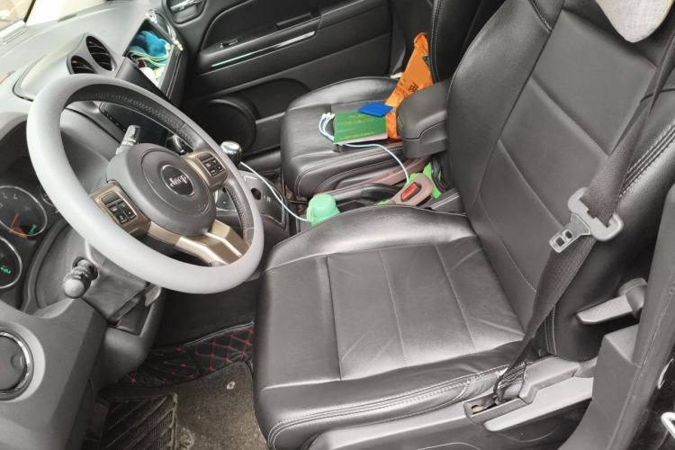 Used Jeep Compass 2012 2.0L two-wheel drive luxury version Left Front Seat