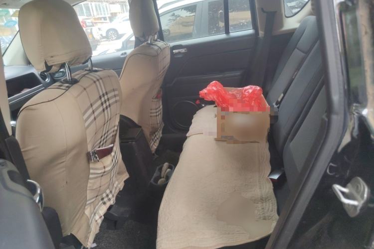 Used Jeep Compass 2012 2.0L two-wheel drive sport version Left Rear Seat