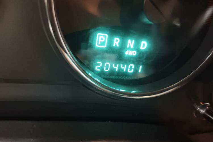 Used Jeep Compass 2012 2.4L Four-Wheel Drive Urban Edition Odometer Close Up