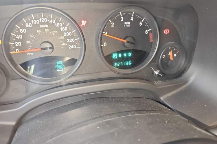 Used Jeep Compass 2012 2.0L two-wheel drive sport version Odometer Close Up