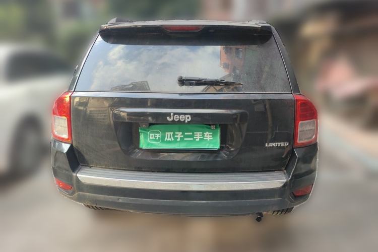 Used Jeep Compass 2012 2.4L four-wheel drive luxury navigation version Rear