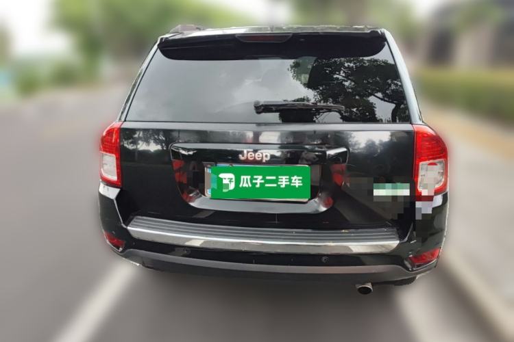 Used Jeep Compass 2012 2.4L four-wheel-drive sport version Rear
