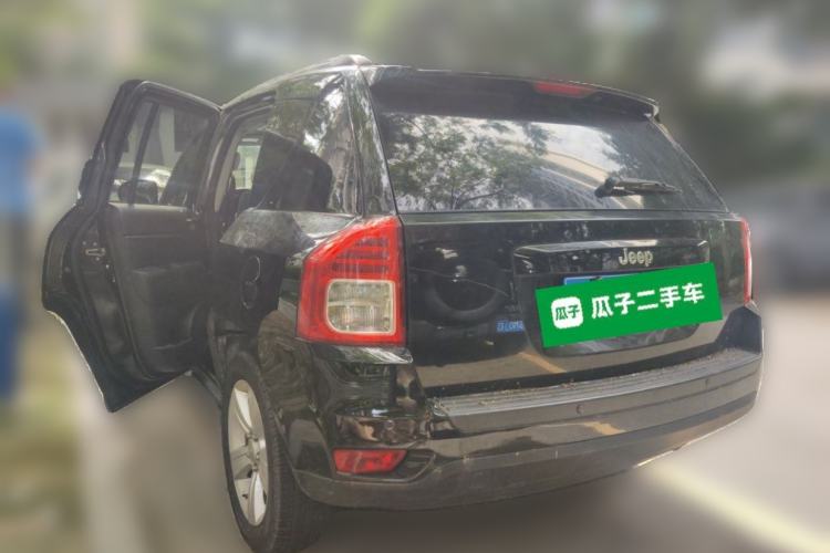 Used Jeep Compass 2012 2.4L four-wheel-drive sport version Rear Left 45 Deg