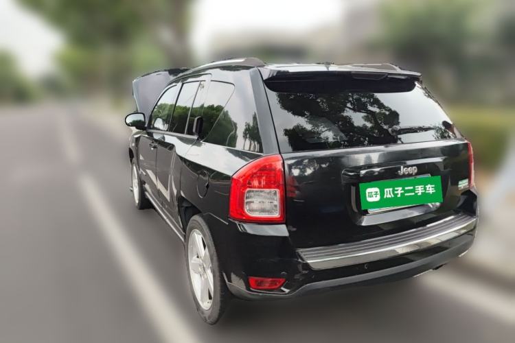 Used Jeep Compass 2012 2.4L four-wheel-drive sport version Rear Left 45 Deg